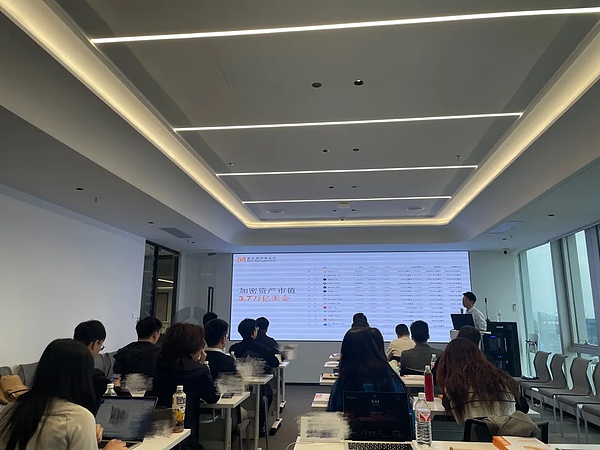 70后创业者的坚守：在AI与加密革命中寻找第二春